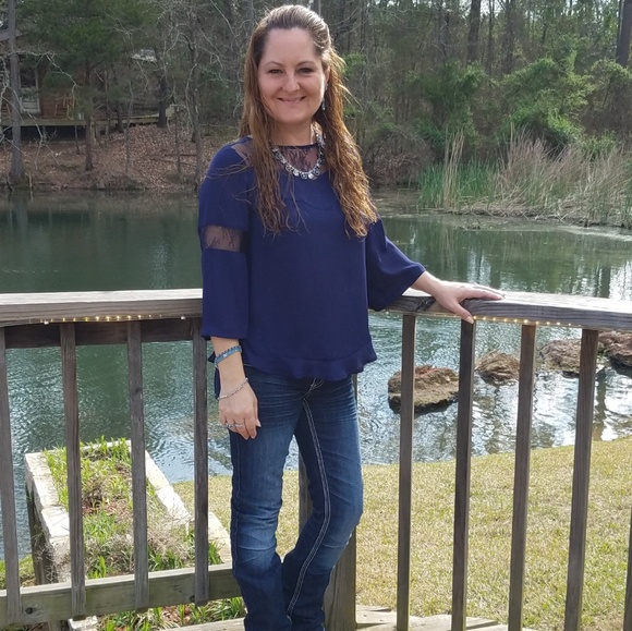 Meet your Posher, Christie - Picture 7 of 7